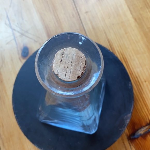 Clear Glass Vase with Cork Stopper - Picture 2 of 16